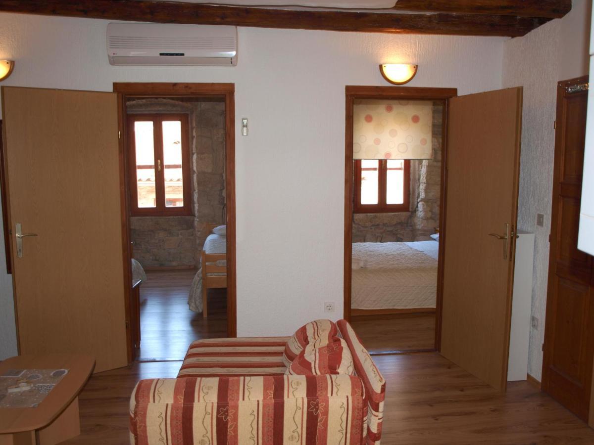 Apartment 52 โรวีน ภายนอก รูปภาพ