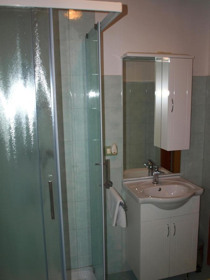 Apartment 52 โรวีน ภายนอก รูปภาพ